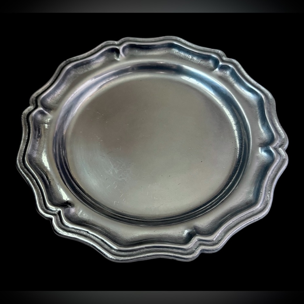 York Metalcrafters Queen Anne Plate - Picture 3 of 8